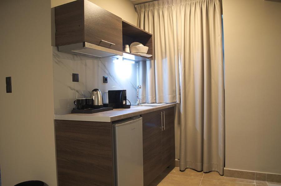 Elaea Boutique Apartments Пирей Экстерьер фото